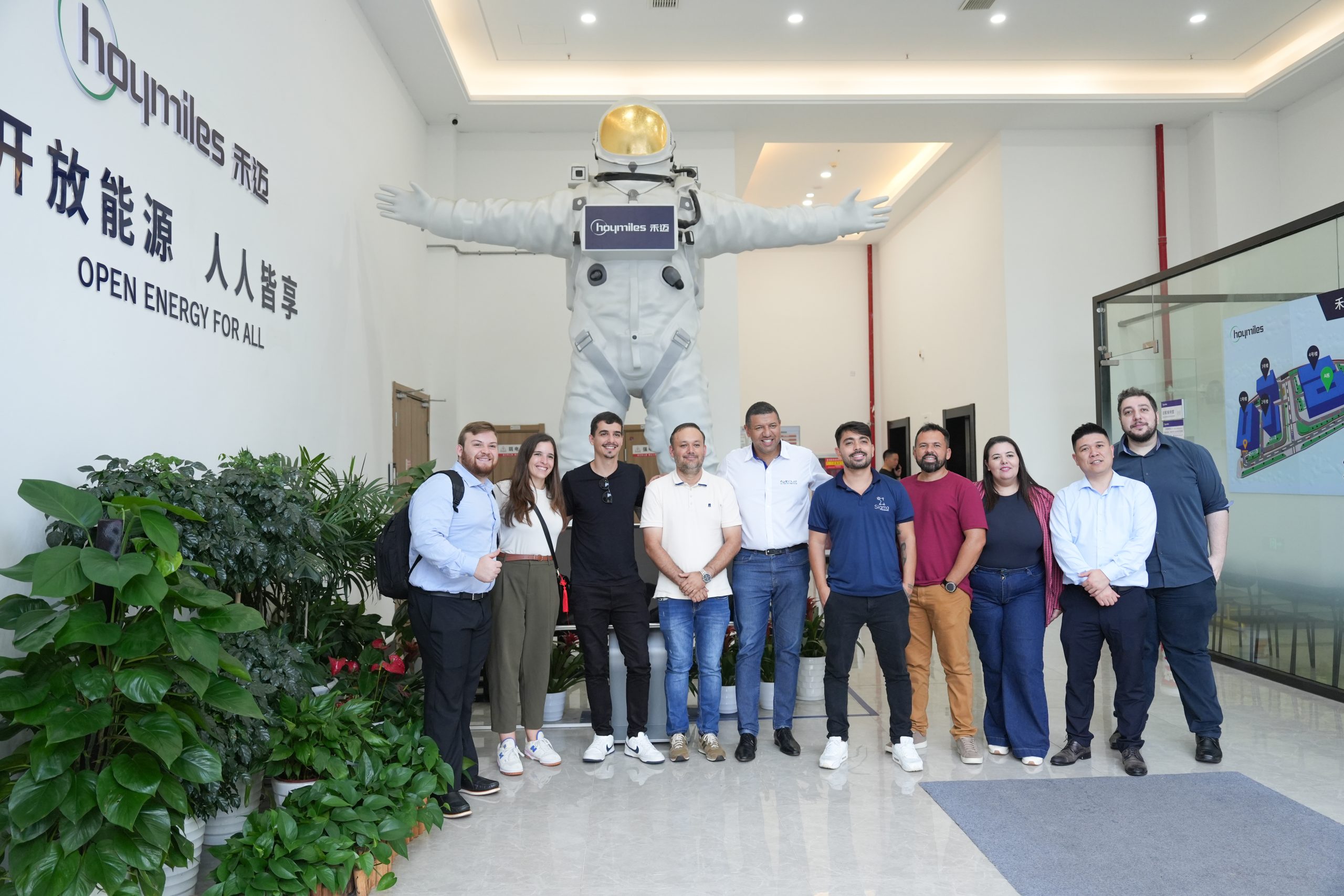 CorSolar and Top Brazilian PV Installers Visit Hoymiles Headquarters to Deepen Strategic Partnership